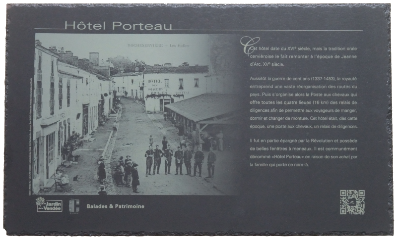 1marquage-plaque-patrimoine-rocheserviere-chouettes-balades.png